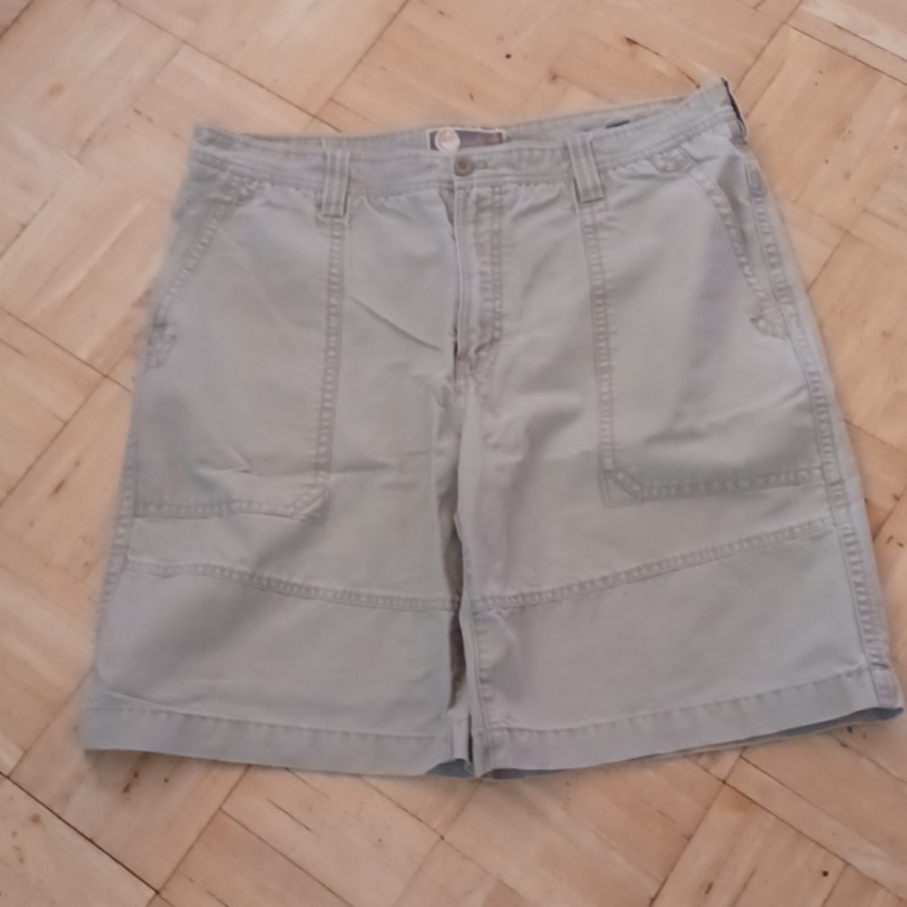 G H Bass Earth shorts mens size 38